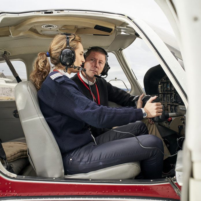 VKS Escuela de Pilotos · Licencia Piloto de Avión Ligero LAPL / Ultraligeros ULM les Planes d'Hostoles